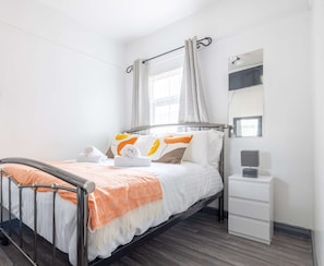 3 Schlafzimmer, Bügeleisen/Bügelbrett, WLAN, Bettwäsche