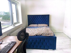Room, 1 Bedroom, Smoking, Hot Tub | 1 bedroom