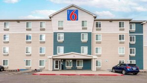 Front of property - Motel 6 Suites El Paso East, TX (El Paso)