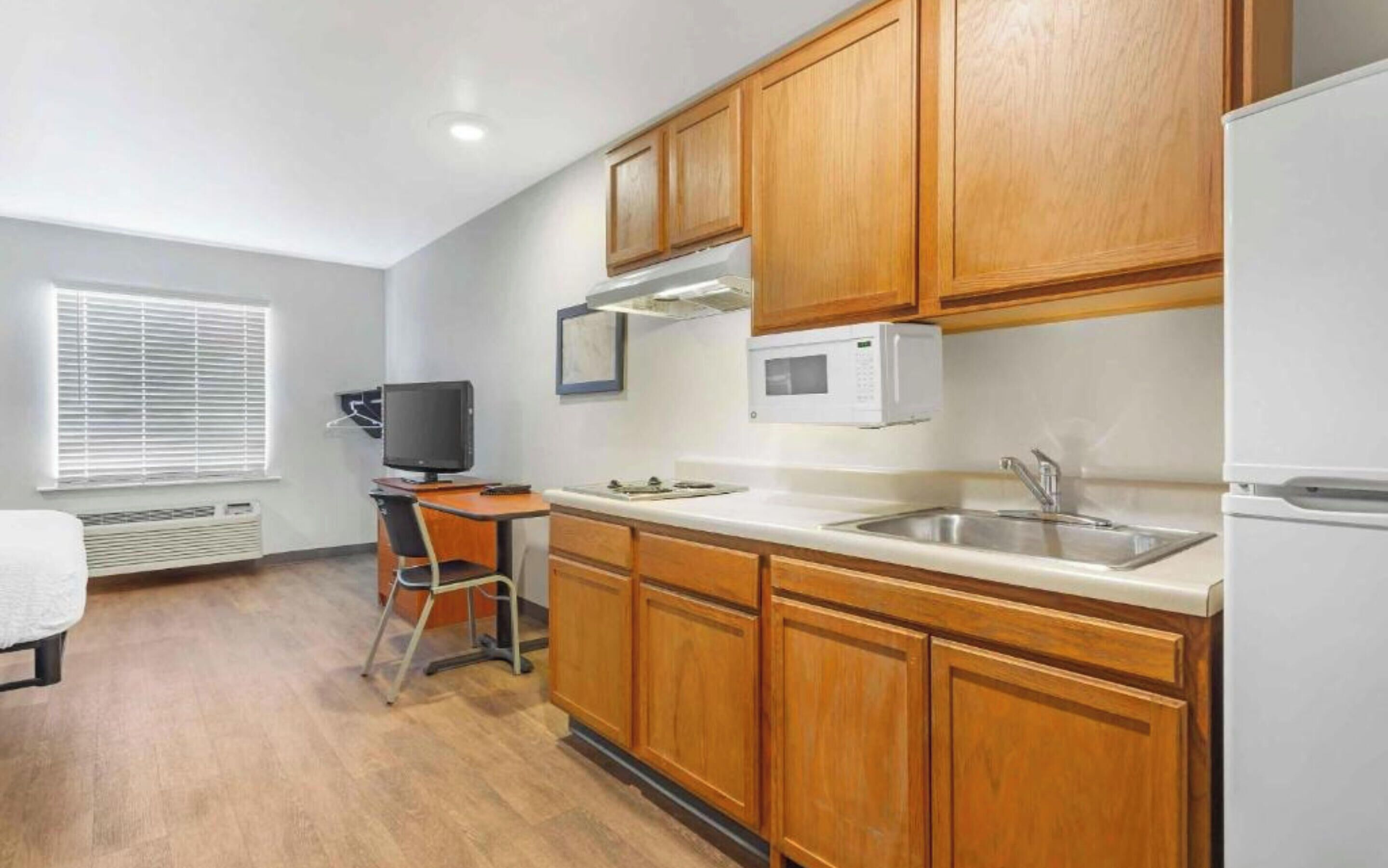 Room, 1 Double Bed, Accessible Bathtub, Smoking | Private kitchen
