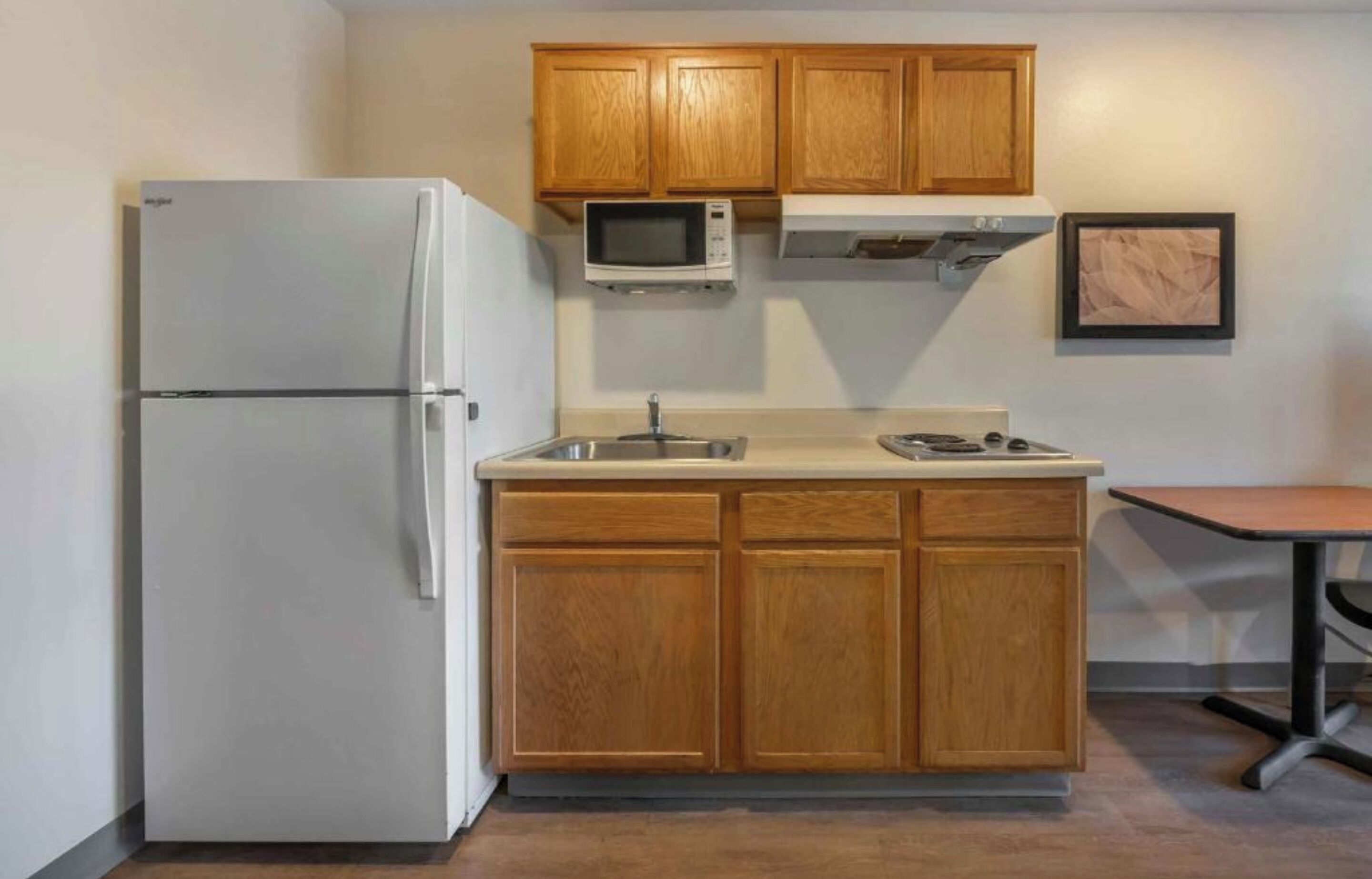 Camera, 1 letto matrimoniale, vasca accessibile in sedia a rotelle, fumatori | Cucina privata | Frigorifero, microonde, piano cottura, freezer