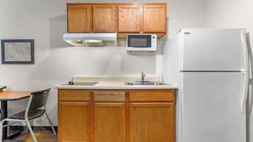 Geladeira, micro-ondas, cooktop, freezer