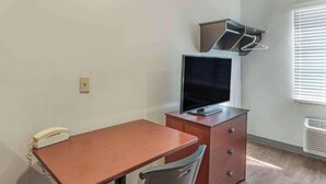 Room, 2 Queen Beds, Non Smoking (Kitchen) | WiFi (free), bed sheets