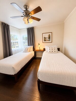 3 chambres, fer et planche Ă repasser, Wi-Fi, draps fournis