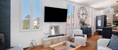 TV