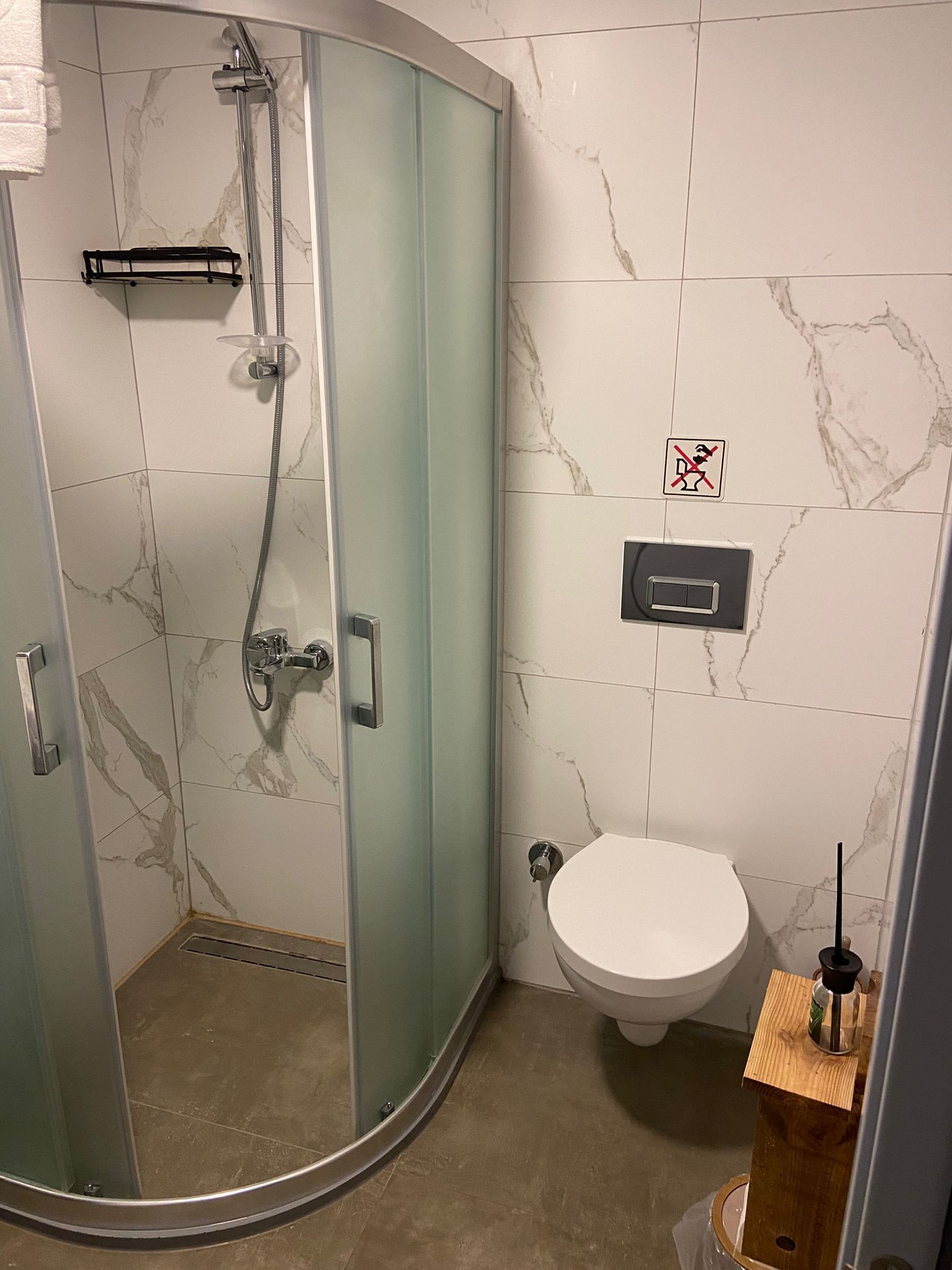 Deluxe-Zweibettzimmer, Balkon | Badezimmer | Dusche, kostenlose Toilettenartikel, Haartrockner, Handtücher