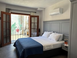 Habitación Confort doble, balcón | Escritorio, espacio para trabajar con un portátil, wifi gratis