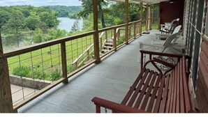 Terrace/patio - The Red Fox Den (Hot Springs)