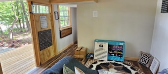 Enjoyable a cozy cabin in charming Enfield perfect for relaxing stays