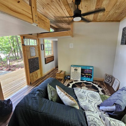 Enjoyable a cozy cabin in charming Enfield perfect for relaxing stays