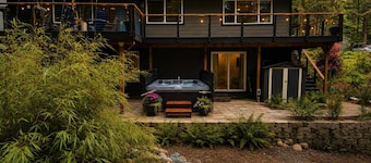 Fernwood Retreat  Hot Tub  Trails