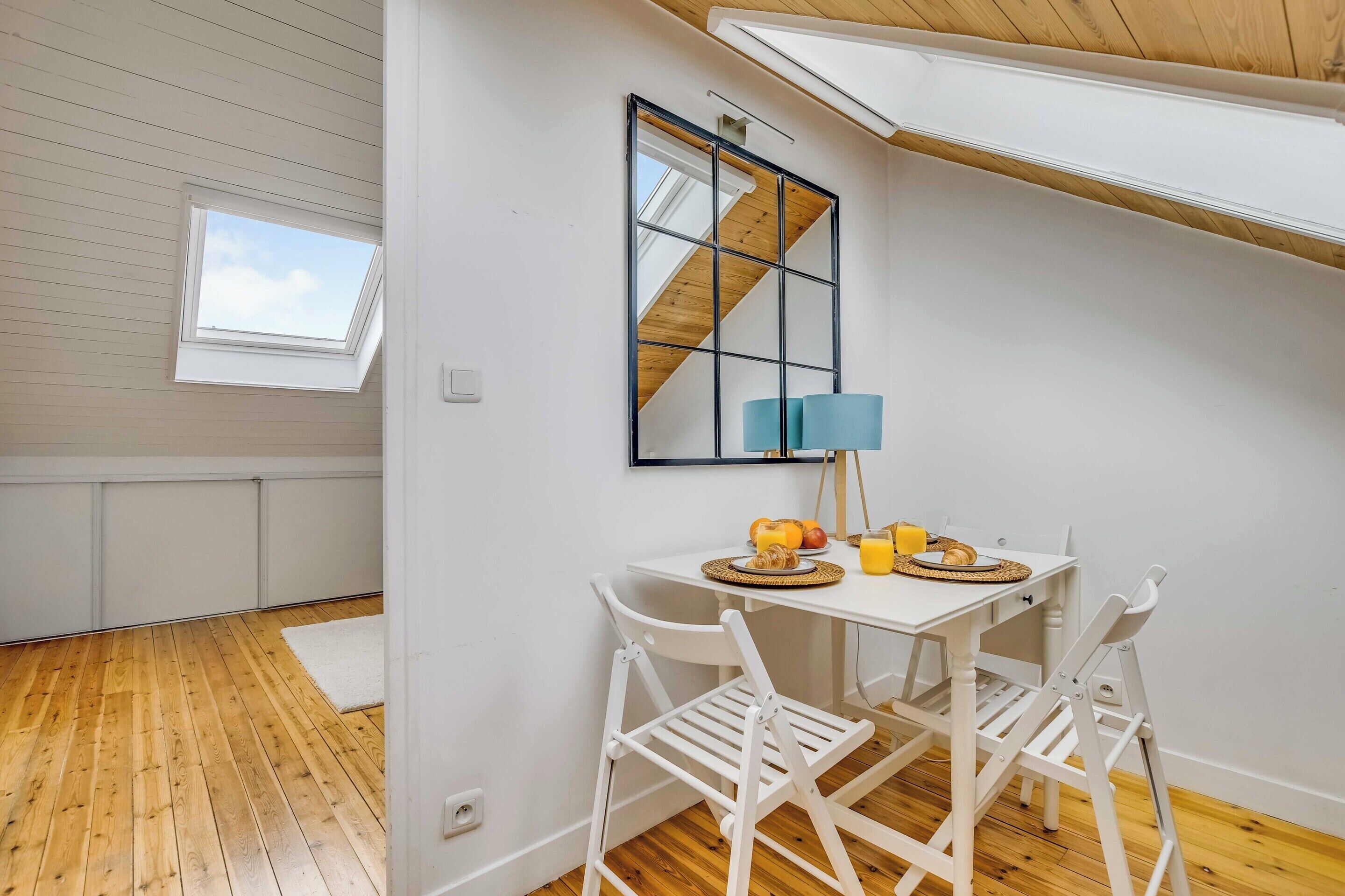 Apartment | Dining