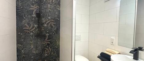 Shower, towels