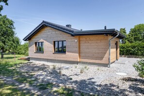 Exterior - Exclusive vacation home in first occupancy with unobstructed views of the Salzhaff (Am Salzhaff OT Pepelow)