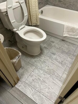 Bathroom - Bragg Motel (Upper Malboro)