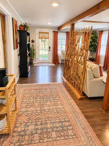     Good Vibes Cottage Private 1BR Retreat Just 1 Block from Bayshore