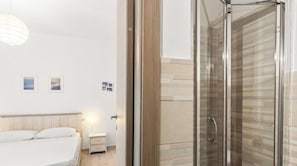 Bathroom - Camera chiara 2 – Relax with a View in the Heart of Alghero 🌊✨ (Alghero)