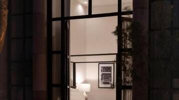 Deluxe Suite | Premium bedding, memory foam beds, minibar, free WiFi
