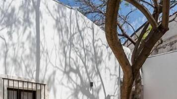 2 albercas al aire libre