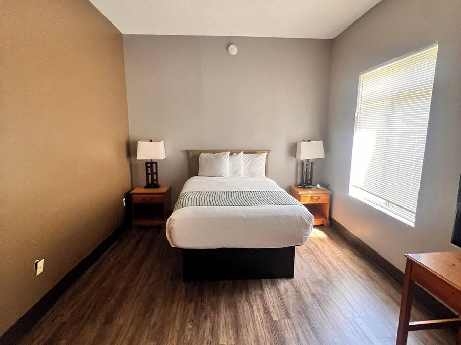 Double Room | Desk, iron/ironing board, free WiFi