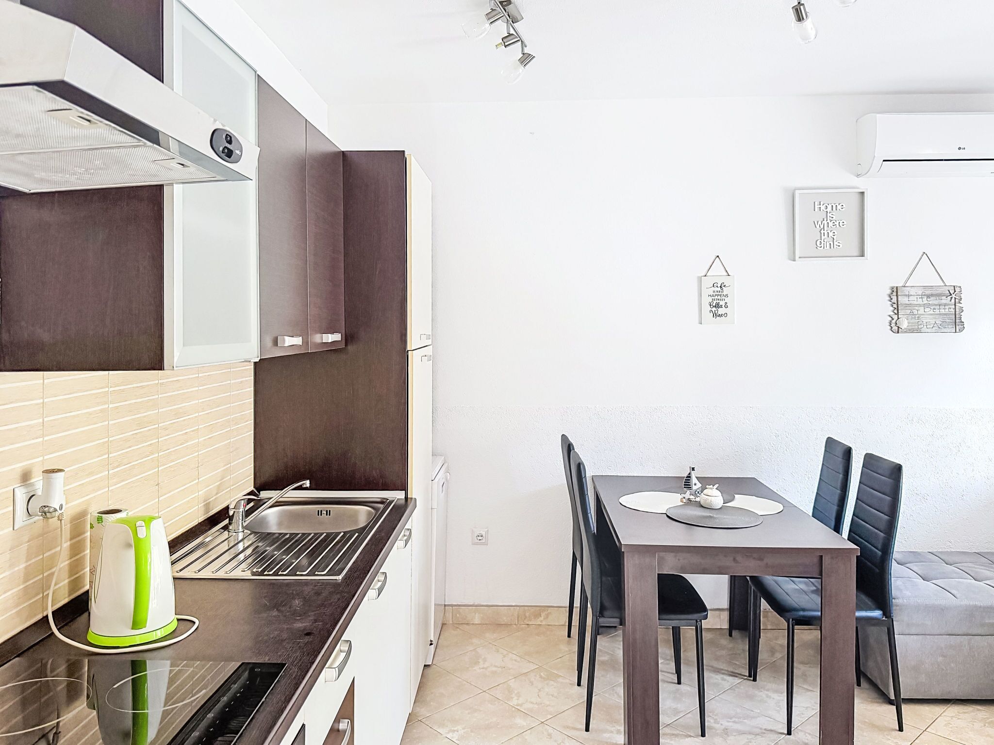Private kitchen