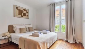 Ferros/tábuas de passar roupa, Wi-Fi de cortesia, roupa de cama