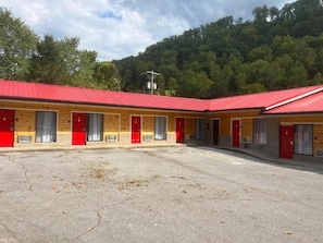 Exterior - Mountain Inn (Gatlinburg)