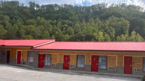 Unclassified image, 2 of 9, button - Mountain Inn (Gatlinburg)