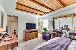 Iron/ironing board, WiFi, bed sheets - Palm Springs Condo Pool, Spa & Mountain Views 2BR/2BA (Palm Springs)