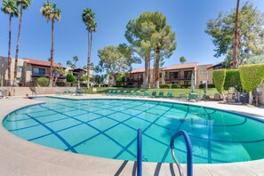 Pool - Palm Springs Condo Pool, Spa & Mountain Views 2BR/2BA (Palm Springs)
