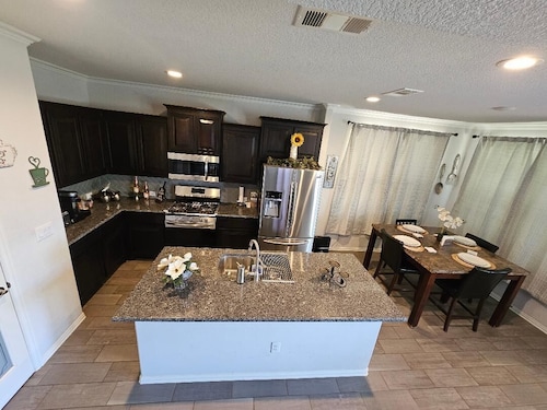 Pleasant 3-bedroom house with AC in charming Odessa