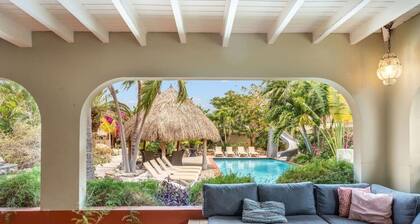Villa Nirvana 6BR Private Family, Pool & Bar Villa