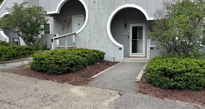 Getaway on Tenney Mountain! Beautiful 2-bedroom+ Condo for the entire family!