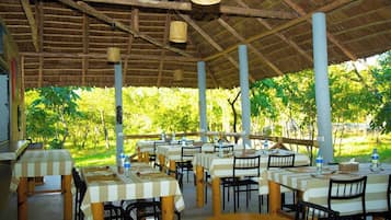 Deluxe Single Room, Park View | Outdoor dining