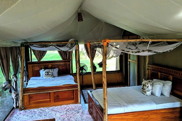 Economy Double or Twin Room | Desk, WiFi (free), bed sheets