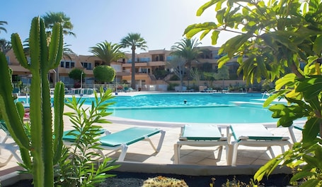 Pool. Las Dunas Salty Apartment by B-Rent – Bright Retreat with Private Terrace & Pool