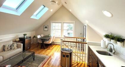 2BR Suite - Bright - Modern - Central AC - Parking