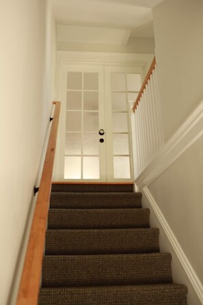 Interior - 2BR Suite - Bright - Modern - Central AC - Parking (Arlington)