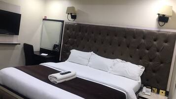 Single Room, City View | Desk, laptop workspace, free WiFi