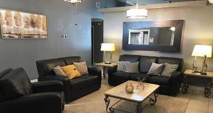 4 Bedroom Modern Pool home close to UCF