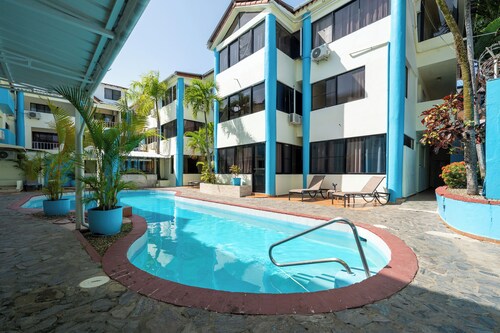 Central One Bedroom Apartment on Third Floor
