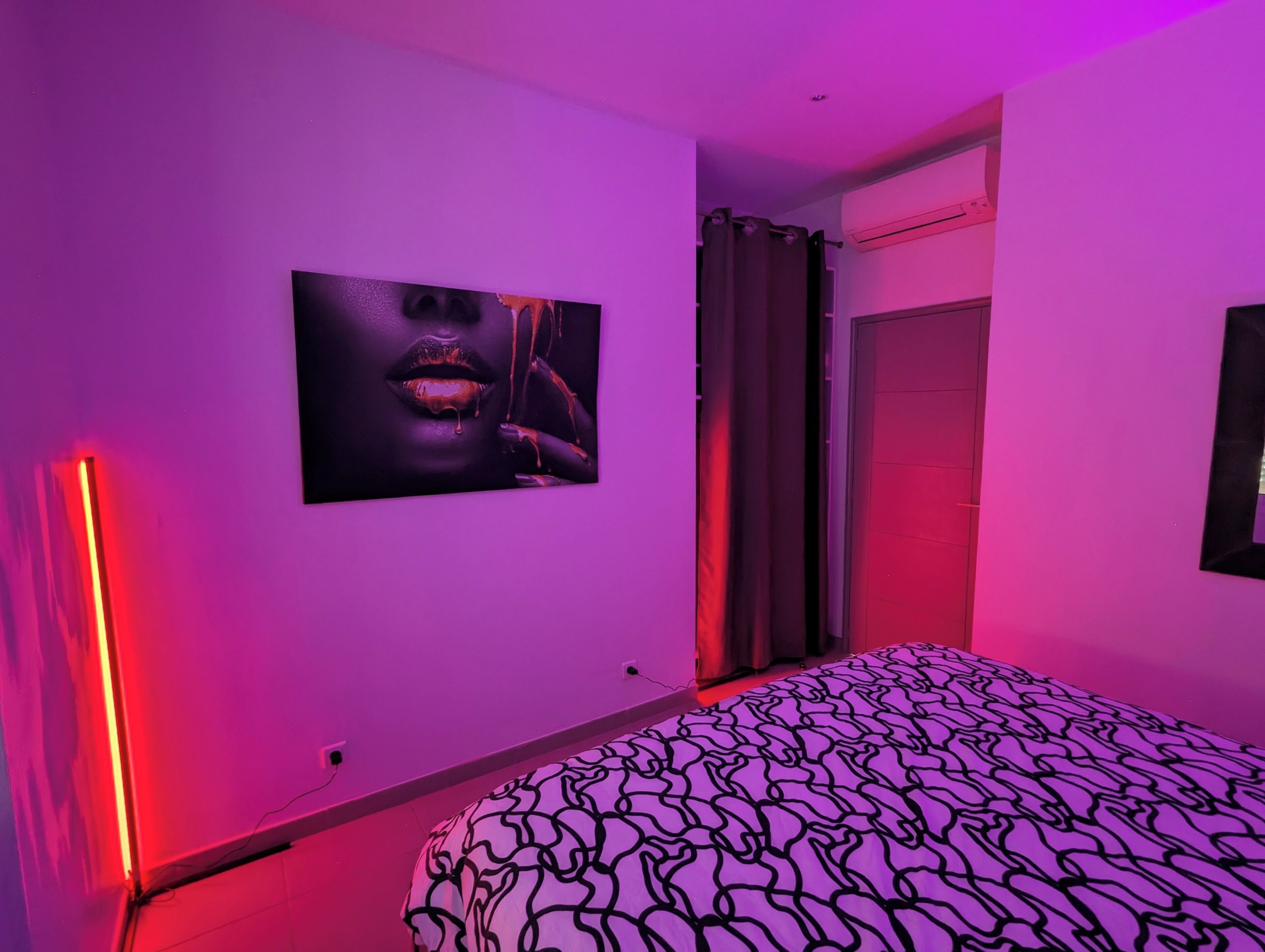 4 bedrooms, internet, bed sheets