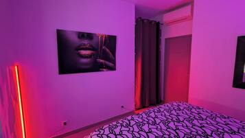 4 bedrooms, internet, bed sheets