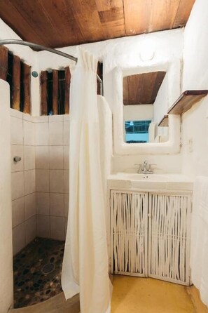 Bungalow, Beach View | Bathroom | Shower, free toiletries, towels, soap - JUNTO AL RIO BEACHFRONT BUNGALOWS (Sayulita)