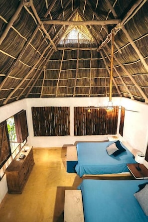 Bungalow, quang cảnh bãi biển | Két bảo mật tại phòng, truy cập Internet không dây miễn phí