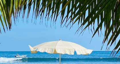 JUNTO AL RIO BEACHFRONT BUNGALOWS