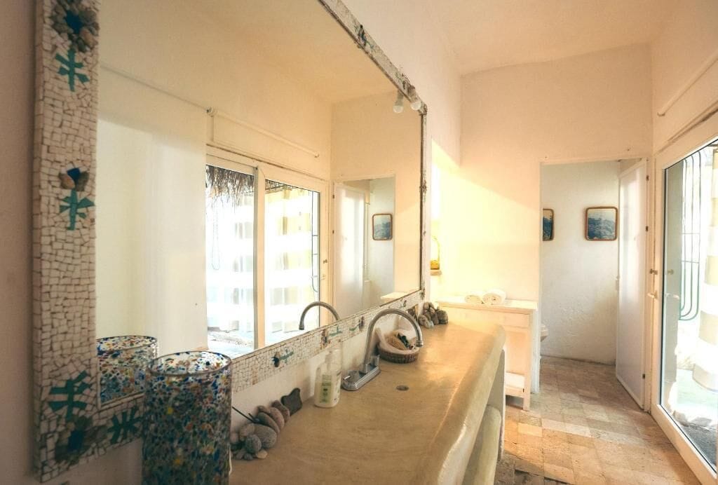 Estudio superior, vista al jardín | Spa