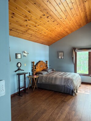 Room - Tranquil, lakeside home, architecturally designed as barrier free dwelling. (Fall River)