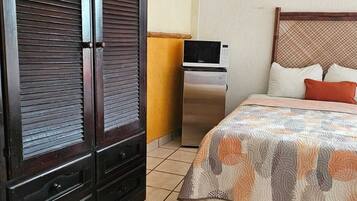 Double Room, 2 Double Beds, Non Smoking, Air conditioning | Laptop workspace, free WiFi