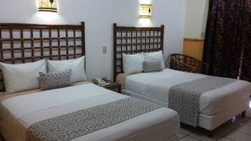 Kamar Double, 2 Tempat Tidur Double, Bebas Asap Rokok, AC | Ruang kerja ramah laptop dan Wi-Fi gratis
